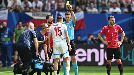 Alfonso Perez Burrull: “Siebert are un stil mai milităresc de arbitraj”. Ce sfat le dă jucătorilor noștri fostul “central” din LaLiga. “Nu faceți asta!”