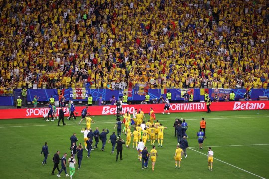 Imagini fabuloase după Slovacia - România 1-1! Ambele echipe au început să sărbătorească la final