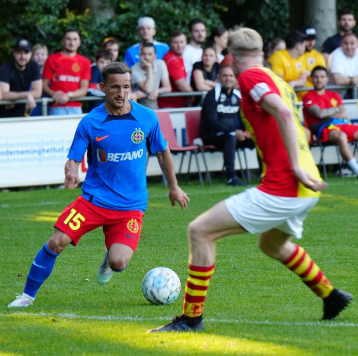 Marius Ștefănescu a reușit o dublă în meciul amical cu olandezii de la Apeldoorn, 8-0
