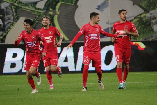 OFICIAL | Jucătorul dorit de Dinamo a semnat cu o altă echipă din Superligă: ”Îi urăm mult succes!”