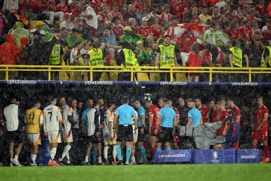 Motivul pentru care meciul Germania - Danemarca a fost întrerupt! Imagini apocaliptice de la EURO 2024
