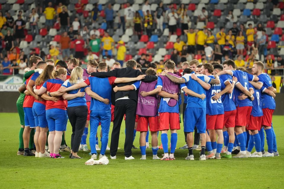 Bucuria jucătorilor din Liechtenstein după remiza cu România