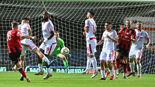 Atacantul lui Dinamo s-a accidentat cu 3 zile înainte de reunirea lotului. Care este starea sa