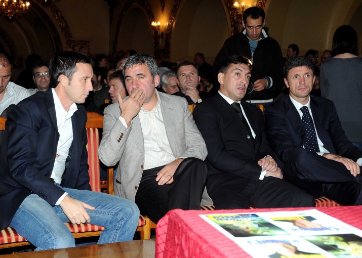 Ilie Dumitrescu și Mihai Stoica au colaborat la Oțelul în sezonul 2000-2001, atunci când au salvat echipa gălățeană de la retrogradare
