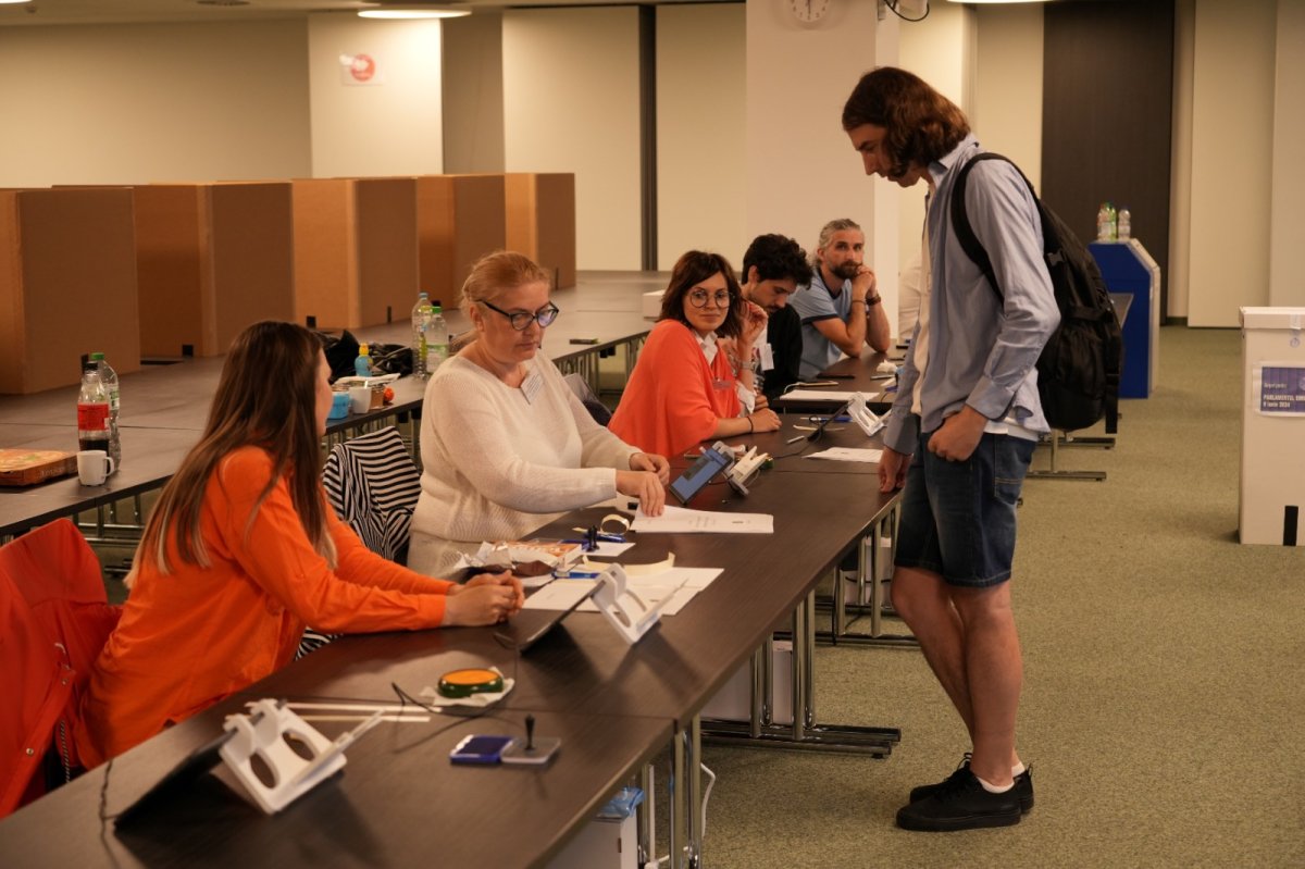 Românii din Germania nu s-au înghesuit la secția de votare din Munchen