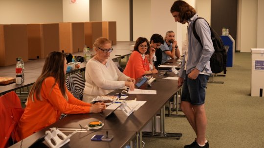 Românii nu s-au înghesuit să voteze în Munchen: ”Acest tip de alegeri n-au surescitat interesul!”. Motivul de mândrie după calificarea la EURO: ”Văd peste tot!”