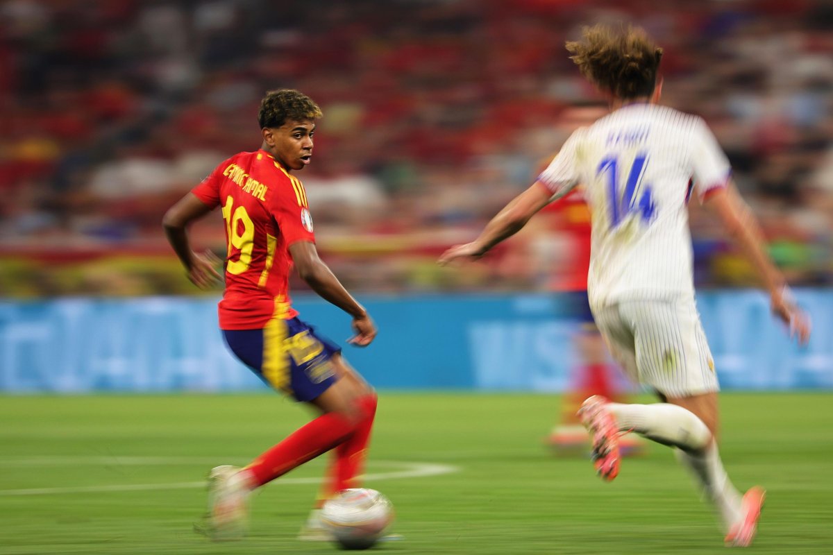 Lamine Yamal, cel mai tânăr fotbalist care a jucat într-o semifinală de tuneu final.
