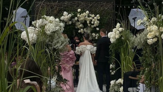 Nuntă ca în povești pentru Vanessa și Denis Drăguș, cu Marius Șumudică în rol de naș