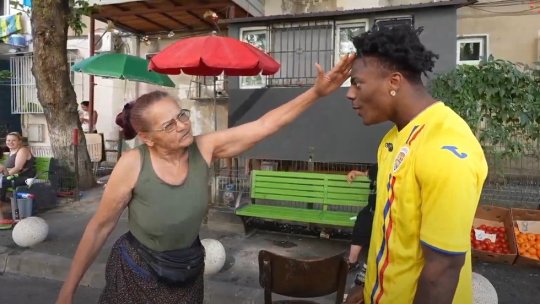 ”Cine e ăsta, mă? Ronaldo, ăla de la televizor?” Imagini spectaculoase cu iShowSpeed în Ferentari, îmbrăcat în tricoul României