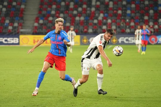 FCSB - U Cluj 1-1. Campioana remizează în prima etapă din noul sezon! Lui Miculescu i-a fost anulat un gol la limită