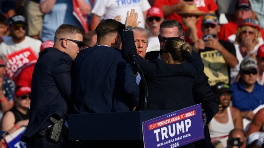 Șoc în Statele Unite! Donald Trump ar fi fost victima unei tentative de asasinat. Atacatorul ar fi un tânăr de 20 de ani
