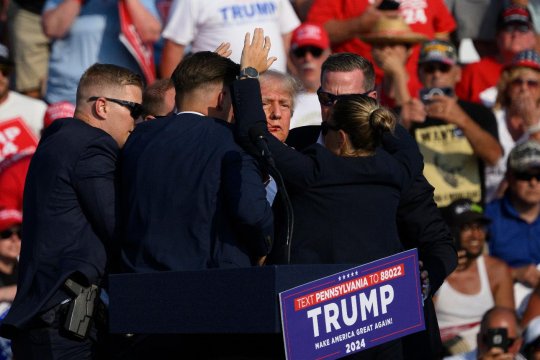 Șoc în Statele Unite! Donald Trump, victima unei tentative de asasinat. Atacatorul ar fi un tânăr de 20 de ani