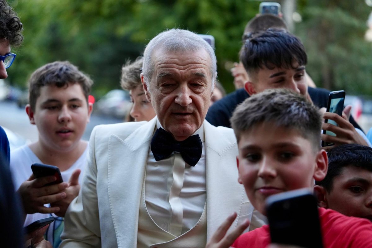 Gigi Becali a făcut show la nunta lui Ianis Hagi.