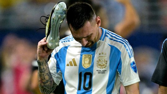 Argentina și Messi, al treilea trofeu consecutiv! Incidente grave la finala Copa America + De ce a plâns Messi