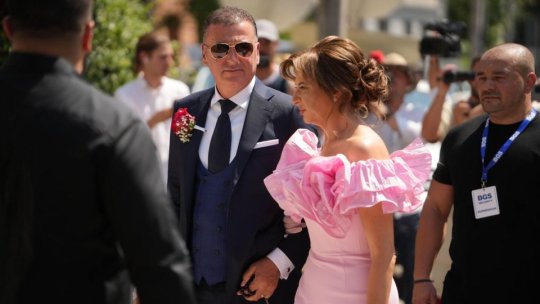 Cât au costat rochia soacrei lui Ianis Hagi și cea a Kirei Hagi + Simona Halep, brățară de aproape 50.000 de euro