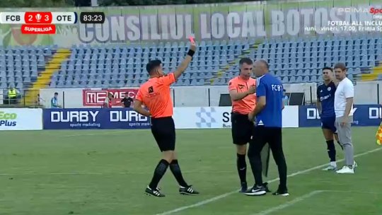 Bogdan Andone și-a ieșit din minți, a zbierat la arbitru, a fost eliminat și apoi nu a vrut să plece la vestiar! Imagini uluitoare de la Botoșani - Oțelul