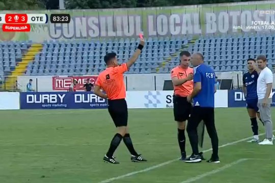 Bogdan Andone și-a ieșit din minți, a zbierat la arbitru, a fost eliminat și apoi nu a vrut să plece la vestiar! Imagini uluitoare de la Botoșani - Oțelul