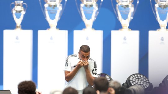 Noul ”galactic” a aterizat pe Bernabeu. Kylian Mbappe a fost prezentat oficial la Real Madrid