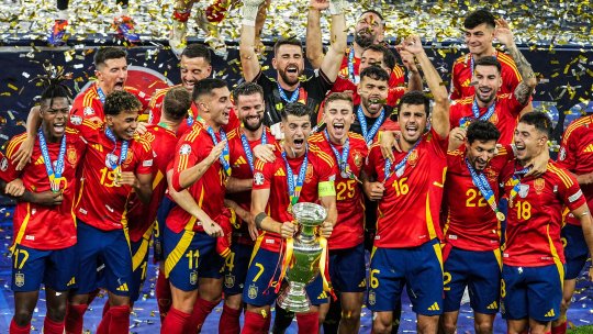 UEFA a anunțat cea mai bună echipă a Campionatului European! Un român a votat alături de nume precum Rafa Benitez sau Fabio Capello