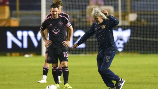 Maradona: “El a fost mai bun decât mine. Peste Pele!”. Fotbalistul care a fost la un pas să ajungă la Barcelona, dar a ales fericirea. Cristian Munteanu îți spune povestea jucătorului care l-a impresionat pe Diego