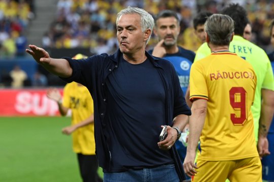 Ce i-a spus Mourinho lui Gică Popescu după meciul Generației de Aur: ”N-am crezut”
