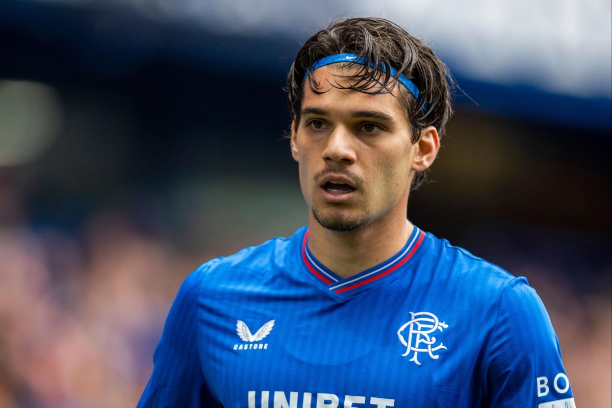 Ianis Hagi în tricoul celor de la Rangers