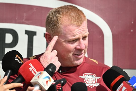 Iamsport l-a pozat pe Neil Lennon după accidentul grav avut la față. Cum arată antrenorul Rapidului