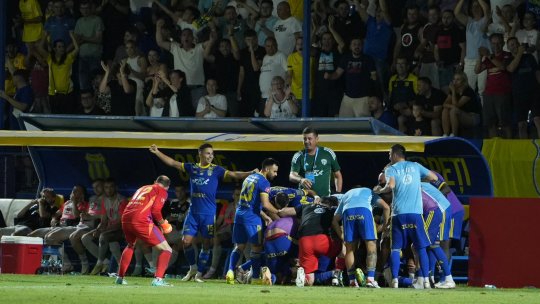 Unirea Slobozia - FCSB 1-2, ACUM, pe iAMsport.ro. Darius Olaru înscrie fără emoții de la punctul cu var