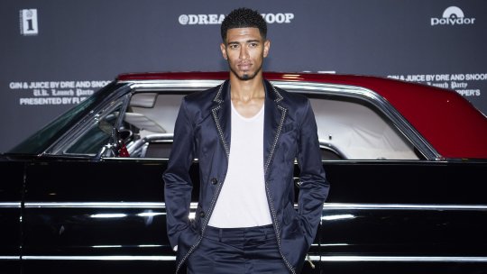 Jude Bellingham a petrecut cu vedete precum Idris Elba și Virgil van Dijk la lansarea Gin & Juice a lui Dr Dre și Snoop Dogg