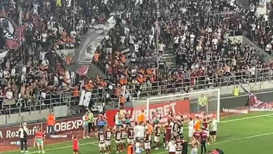 Jucătorul de la Rapid chemat special de galerie la finalul partidei cu CFR Cluj
