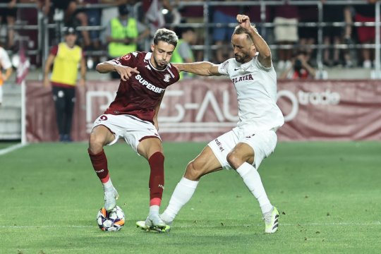 Cum arată piciorul lui Albion Rrahmani după meciul cu CFR Cluj! Atacantul kosovar a ieșit pe brațe de pe teren