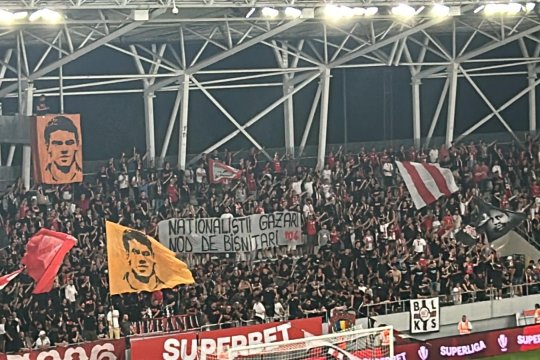 Mesajele dinamoviștilor pentru rivalii de la Petrolul. Ironia la care au apelat suporterii "câinilor" + Răspunsul ”lupilor”