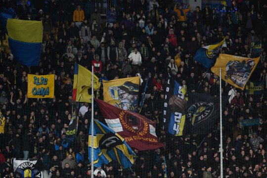 Suporterii Petrolului au invadat social media după jocul cu Dinamo: ”Avem și noi jucători pe teren?” sau ”E blat”, printre cele mai populare mesaje