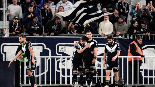 Lovitură pentru un club de tradiție din Franța. Ce se întâmplă cu jucătorul român aflat în lot