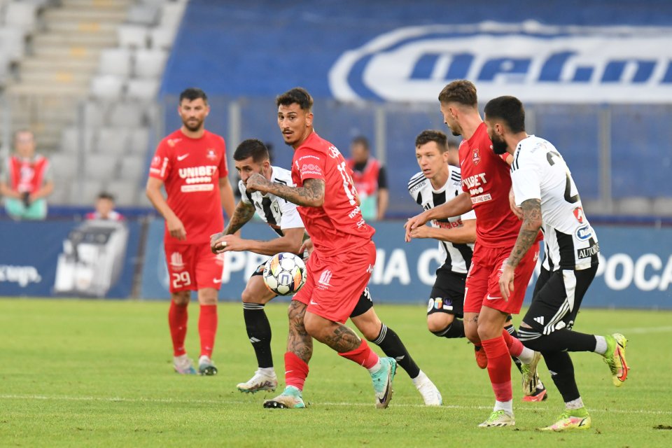 Faza din meciul U Cluj - FC Hermannstadt, echipele care au avut  cei mai mulți fotbaliști români în teren pe întraga durată a meciurilor în primele două etape, Stadionul CLUJ ARENA din Cluj-Napoca, 21 iulie 2024