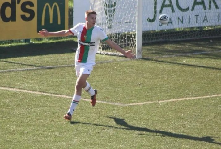 Mario David, bucurându-se pentru un gol reușit în tricoul celor de la Ternana