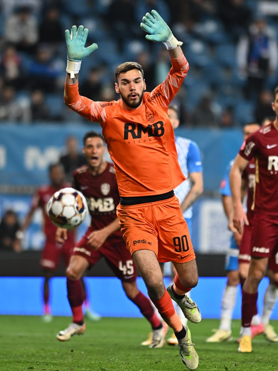 52 de meciuri a strâns Răzvan Sava în tricoul lui CFR Cluj până acum