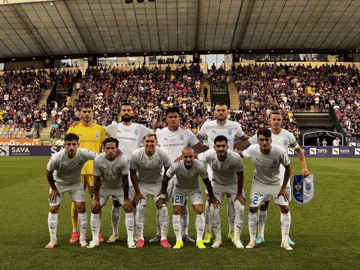 Sponsorul principal al Craiovei, scos de pe tricouri pentru partida cu Maribor