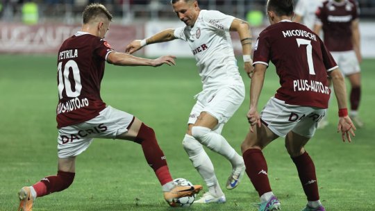 Rapid inovează în Superliga. Ce vor avea printat pe tricouri jucătorii lui Neil Lennon