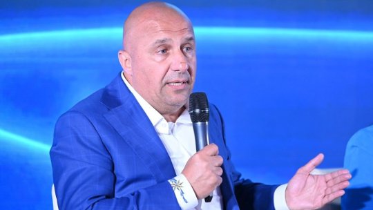 Omul care vrea să preia un club de tradiție este sponsorul unei echipe din Liga 1. Cum ar putea finanța ambele formații
