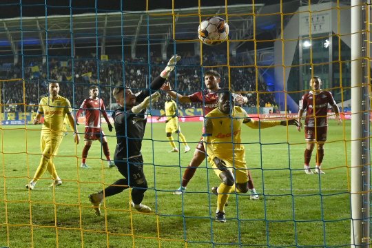 Primvs Derby, episodul 83: "Rapidiștii par favoriți, dar așa erau și-n '95 și le-am <furat> Cupa după care plâng și acum!"