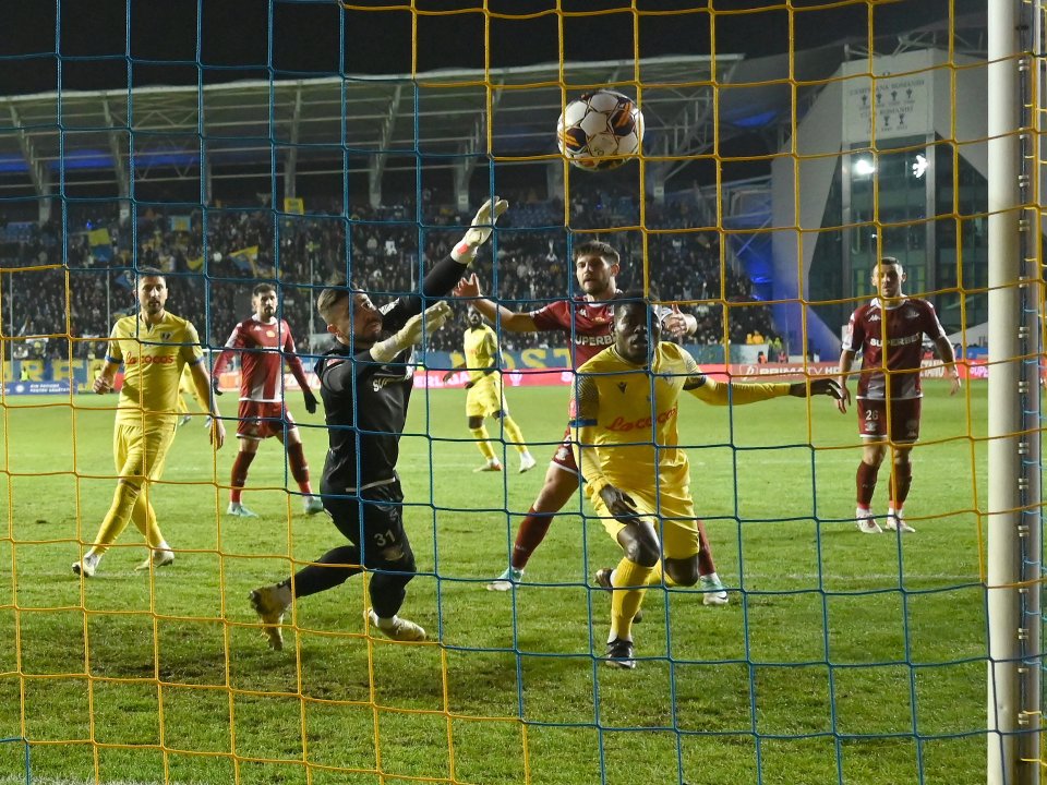 Imagine de la ultimul Primvs Derby disputat la Ploiești în decembrie 2023 și încheiat la egalitate, 0-0