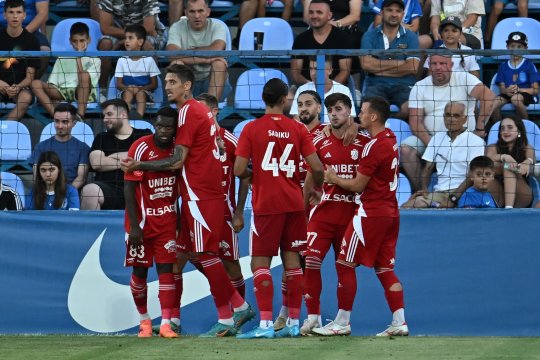 L-a ironizat pe Hagi? Ce a făcut fotbalistul făcut praf de ”Rege”, după ce a marcat în poarta Farului