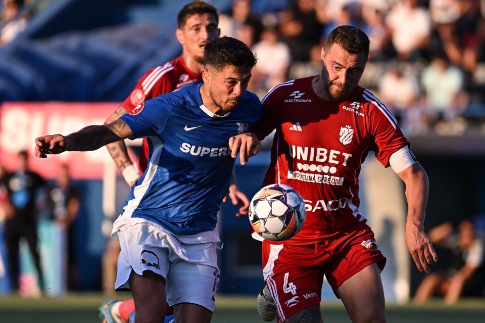 Cristian Ganea (Farul) și Andrei Miron (FC Botoșani)