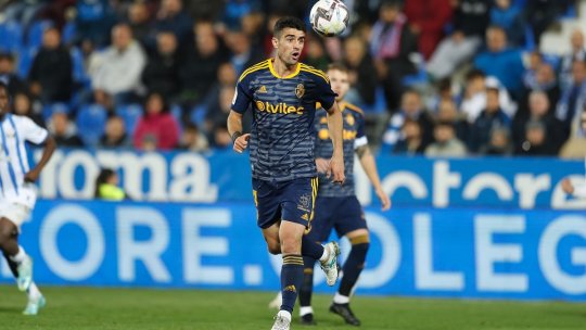 OFICIAL | Alex Pașcanu a fost prezentat în SuperLiga! Pe câte sezoane a semnat fundașul