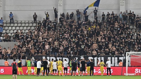 Fabulos! Cum strânge galeria Petrolului Ploiești donații pentru scenografii