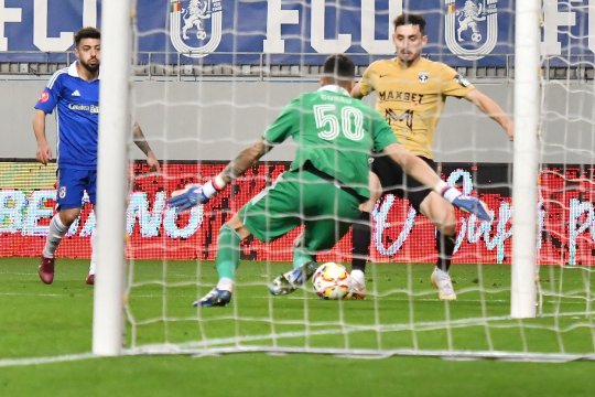 OFICIAL | FCU Craiova l-a transferat pe fotbalistul trecut pe la Dinamo, Steaua și Rapid