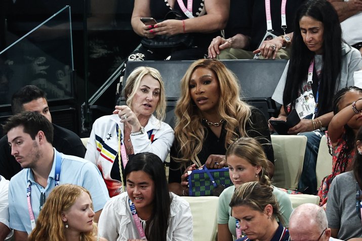 Nadia Comăneci a urmărit concursul de gimnastică pe echipe alături de Serena Williams