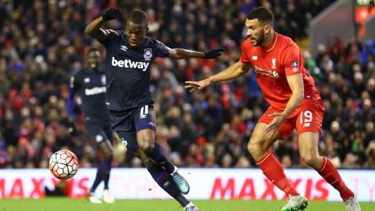 Jucătorul din Premier League ofertat de Dinamo cu 7.000 de euro pe lună: ”Am semnat eu asta? Pe atâția bani?”