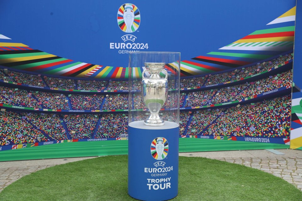 Trofeul Euro 2024 a fost acordat pentru prima oară la ediția din 1960 a turneului continental